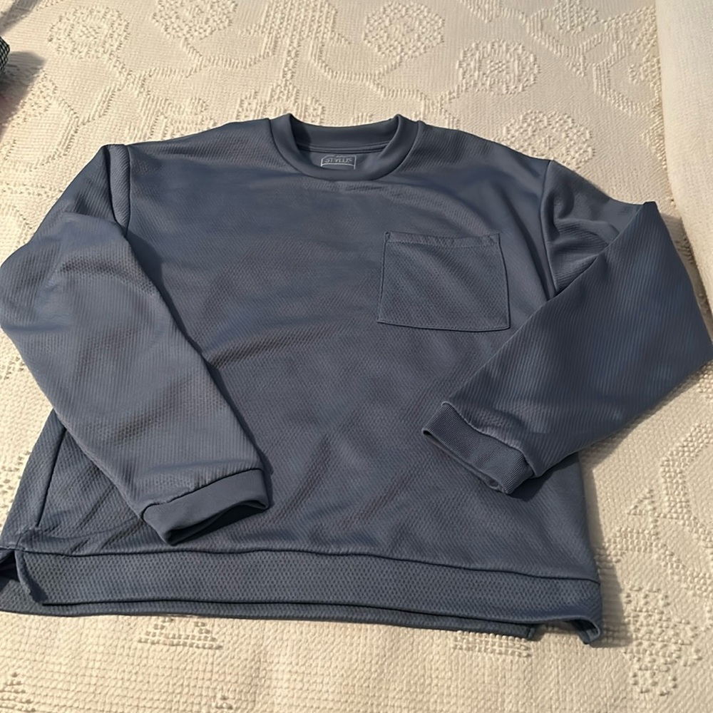 Stylus  Mens Round Neck Long Sleeve T-Shirt Size Medium